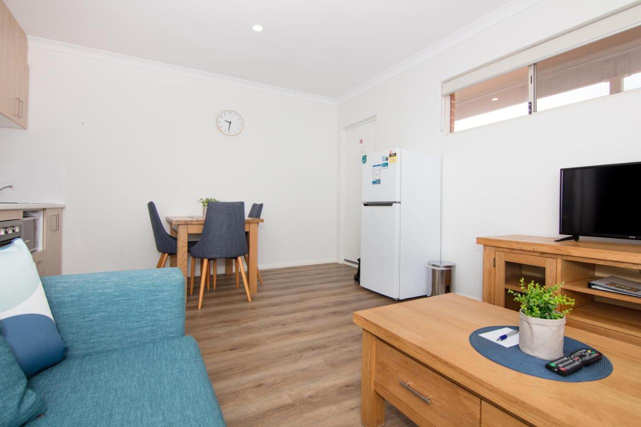 Jurien Bay Motel Apartments Экстерьер фото