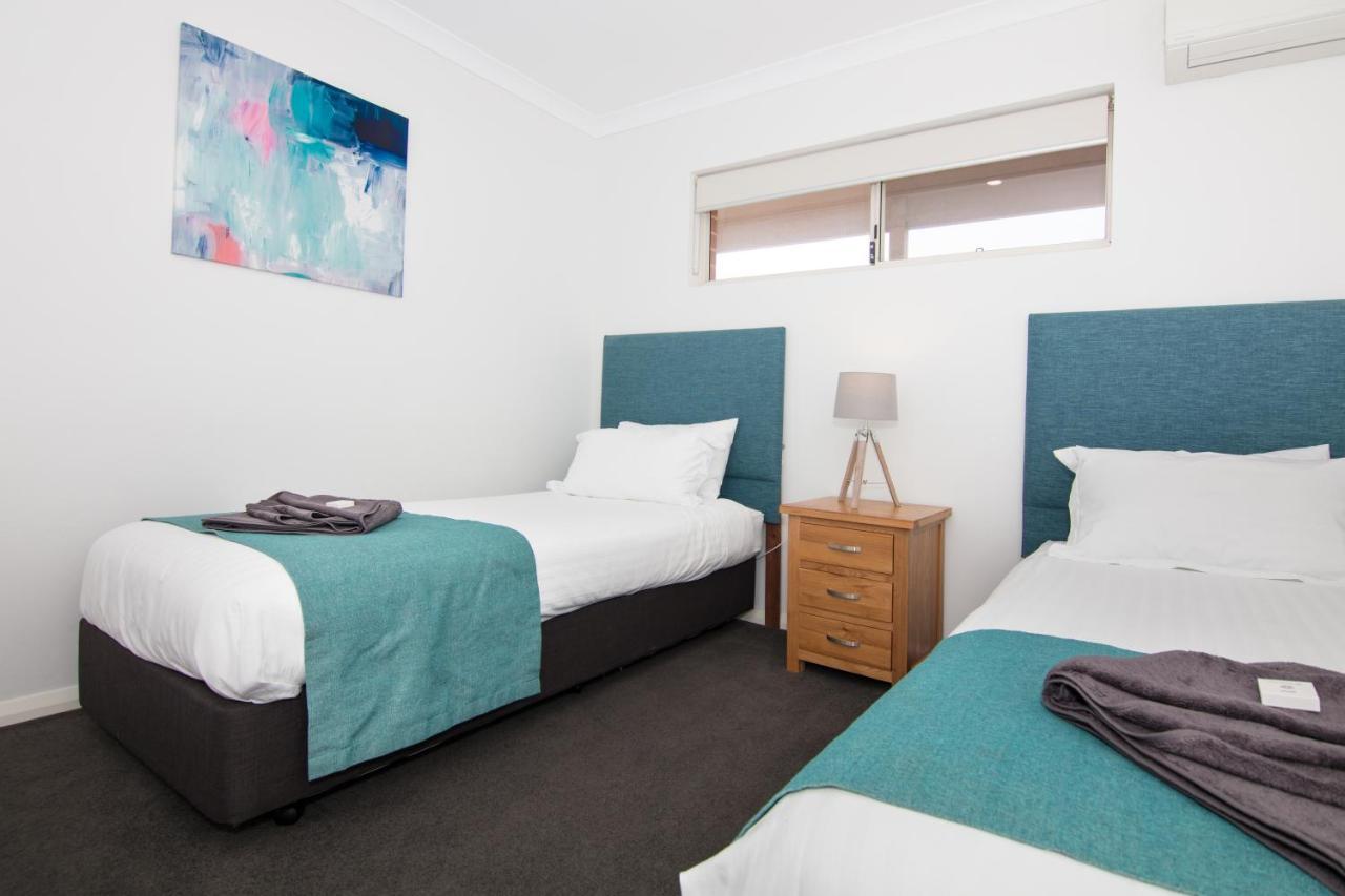 Jurien Bay Motel Apartments Экстерьер фото
