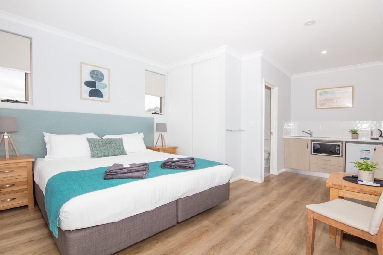 Jurien Bay Motel Apartments Экстерьер фото
