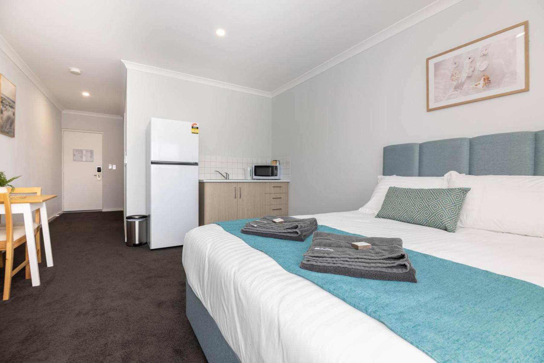 Jurien Bay Motel Apartments Экстерьер фото
