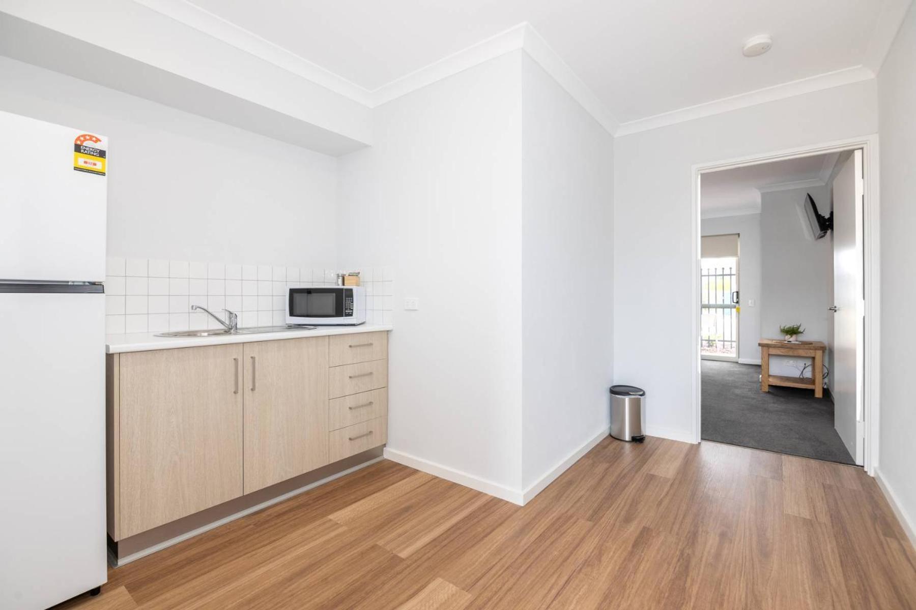 Jurien Bay Motel Apartments Экстерьер фото