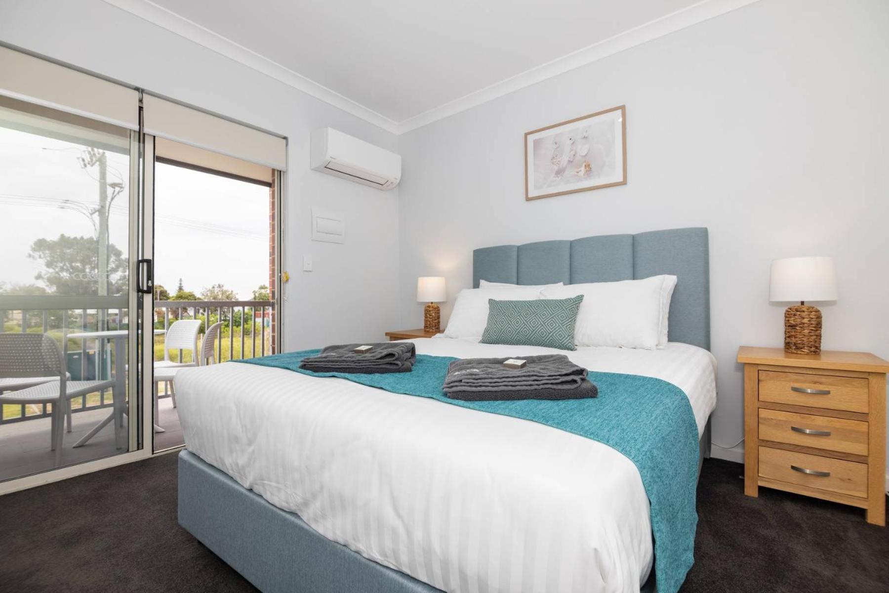 Jurien Bay Motel Apartments Экстерьер фото