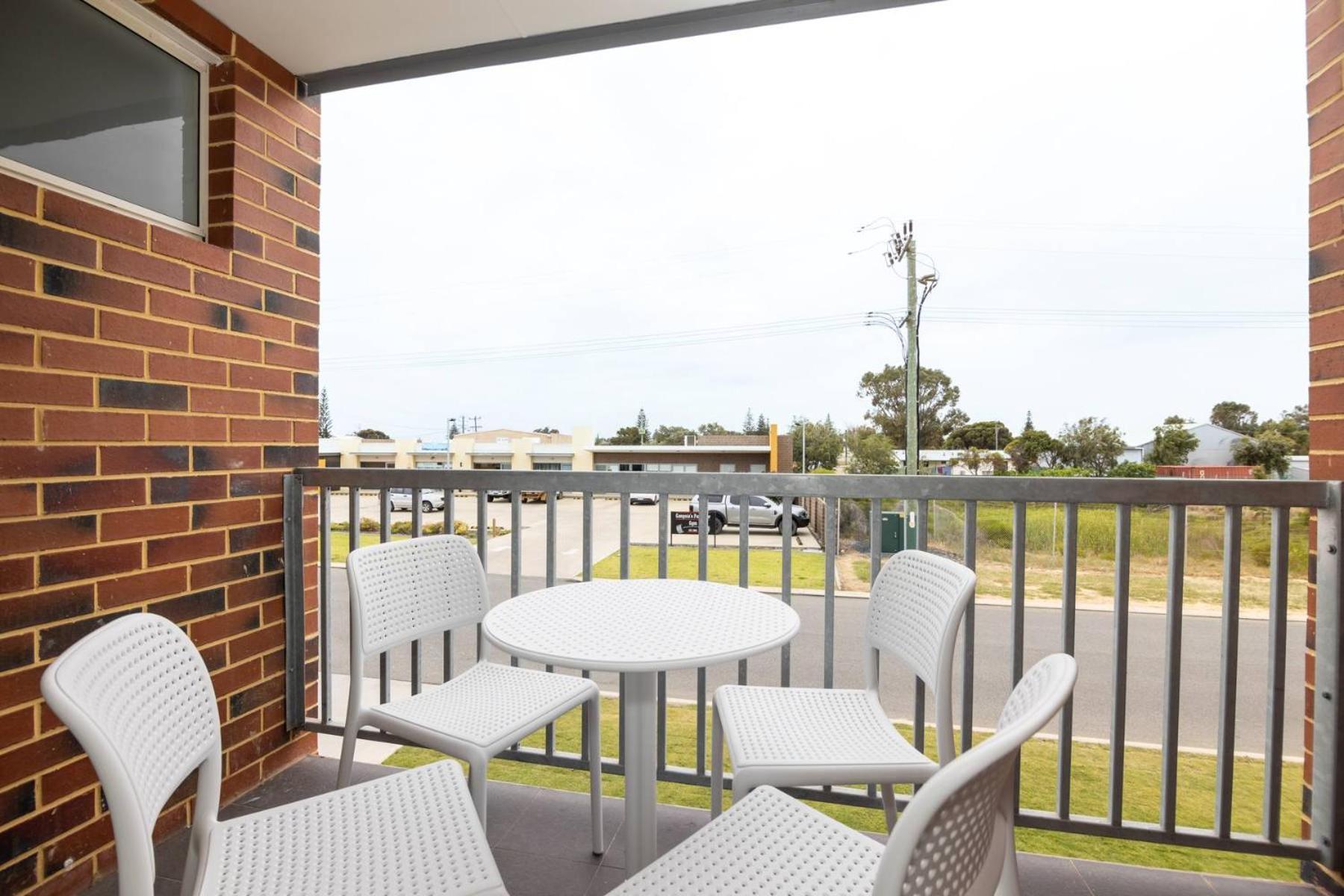 Jurien Bay Motel Apartments Экстерьер фото