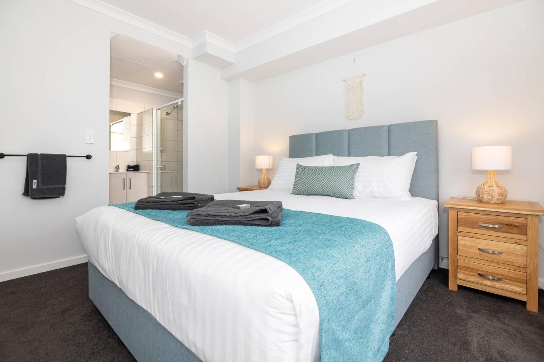Jurien Bay Motel Apartments Экстерьер фото