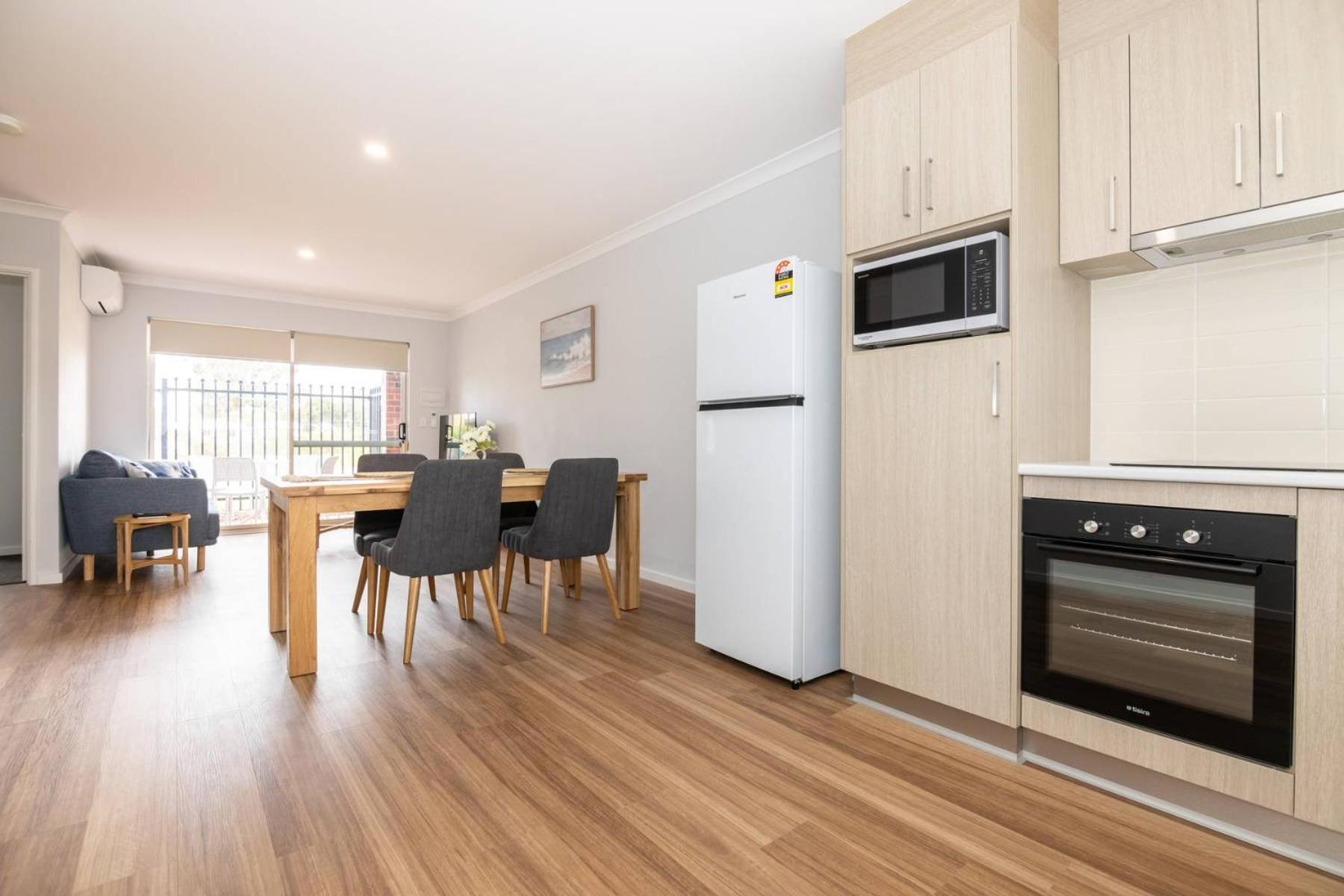 Jurien Bay Motel Apartments Экстерьер фото