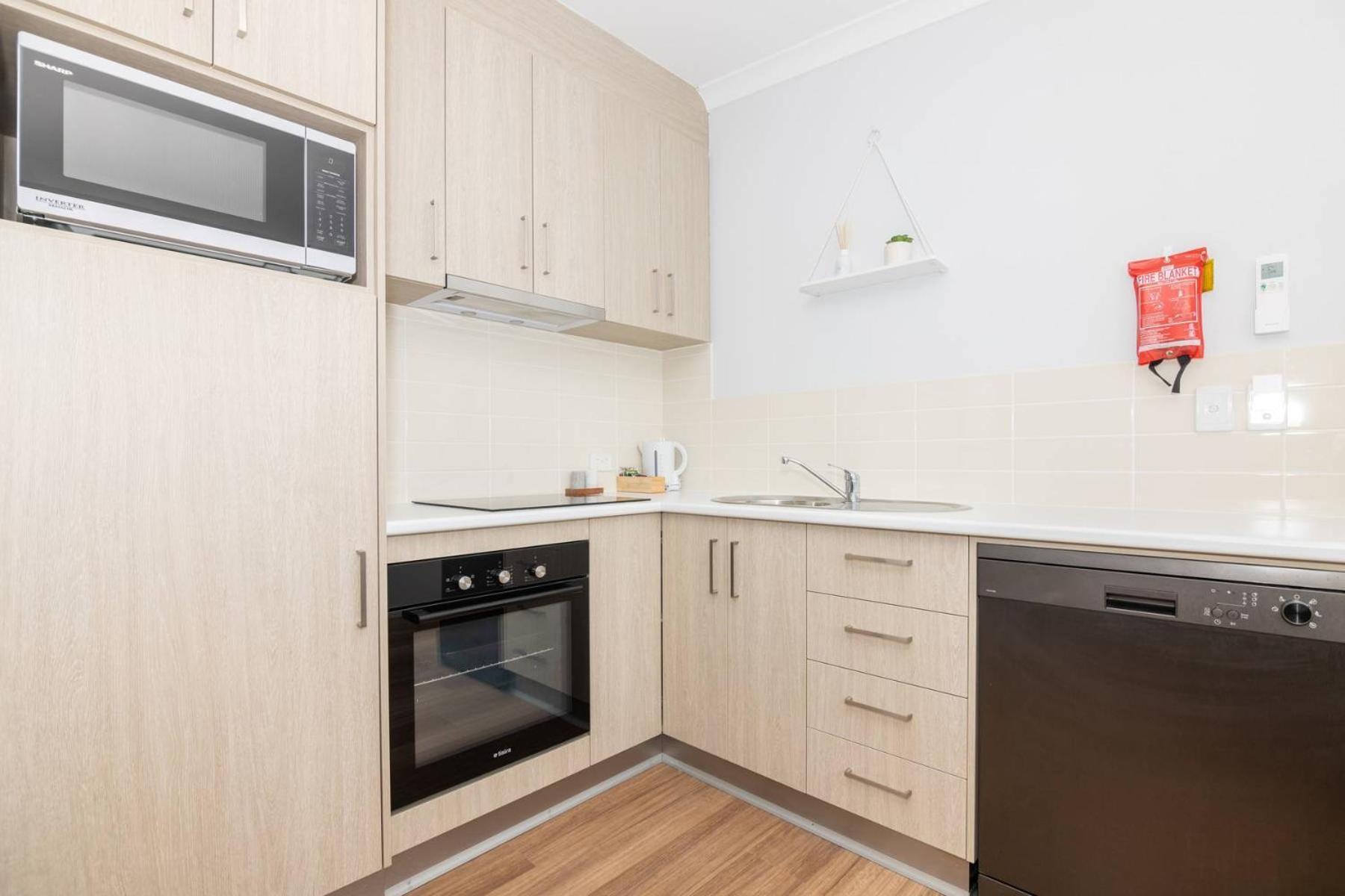 Jurien Bay Motel Apartments Экстерьер фото