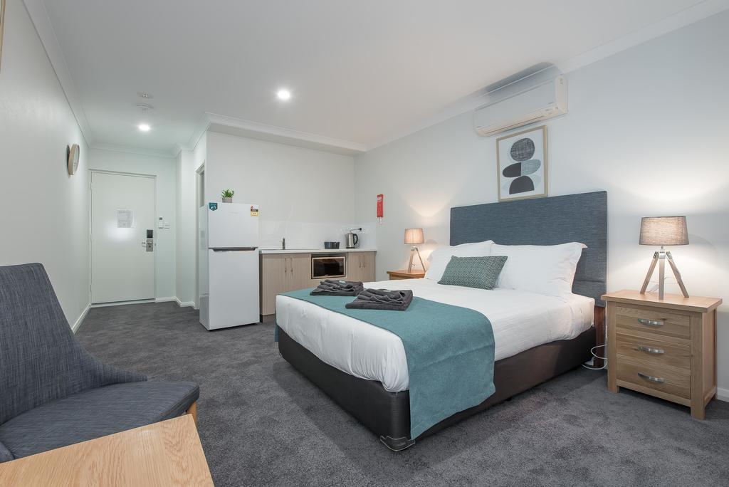 Jurien Bay Motel Apartments Экстерьер фото